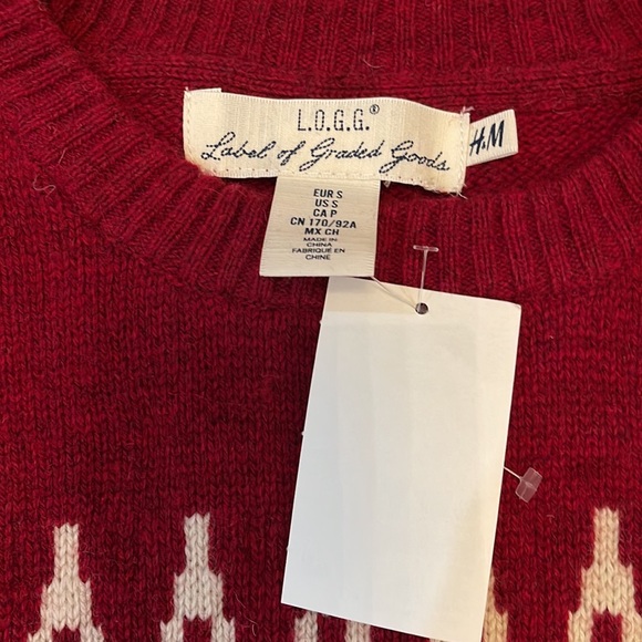 NWT H&M Men's Red Abstract Crewneck Sweater - Great for Fall, Winter, Holidays - Picture 2 of 10